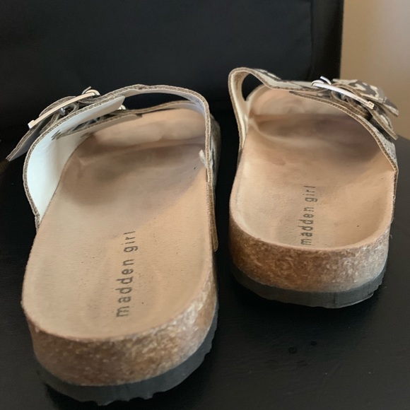 Sandals - Picture 3 of 4